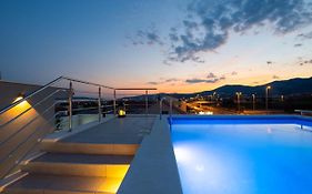 Luxury Residence Danica With A Private Rooftop Pool